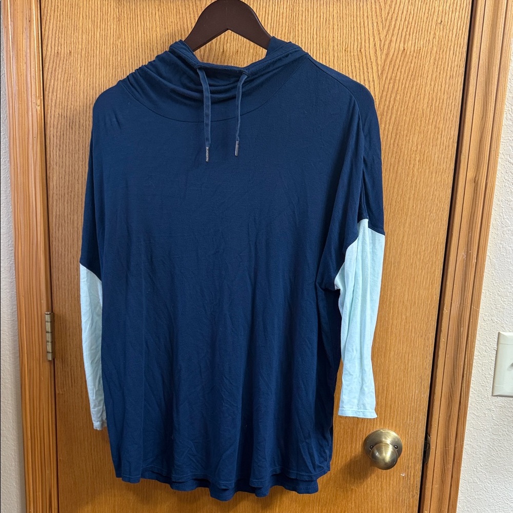 GAIAM Two-Tone Navy and Light Blue Hoodie XL